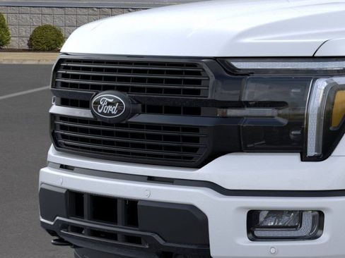 New 2025 Ford F150 Platinum w/ FX4 Off-Road Package AWD/4WD image 17