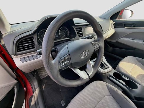 Used 2020 Hyundai Elantra SE FWD image 10