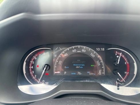Used 2025 Toyota RAV4 XLE FWD image 11
