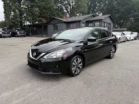 Used 2019 Nissan Sentra SV w/ Special Edition Package FWD image 2