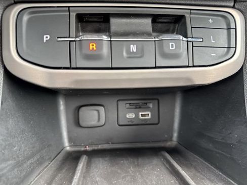 Used 2021 GMC Acadia Denali w/ Denali Technology Package FWD image 26