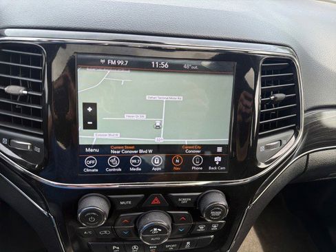 Used 2022 Jeep Grand Cherokee Limited image 11