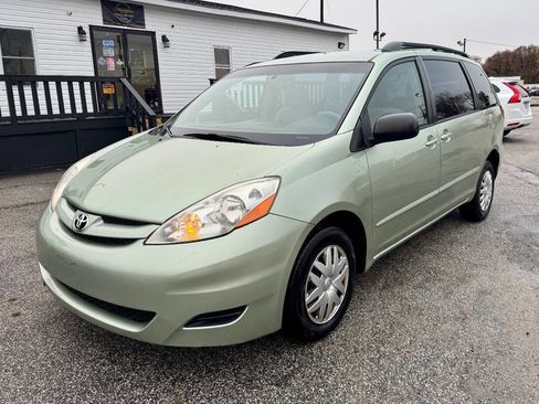 Used 2008 Toyota Sienna CE image 1