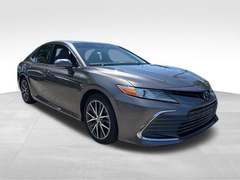 Used 2023 Toyota Camry XLE FWD image 35