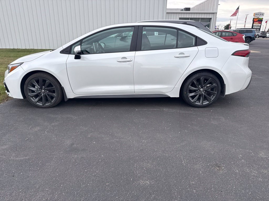 Used 2026 Toyota Corolla XSE FWD image 2