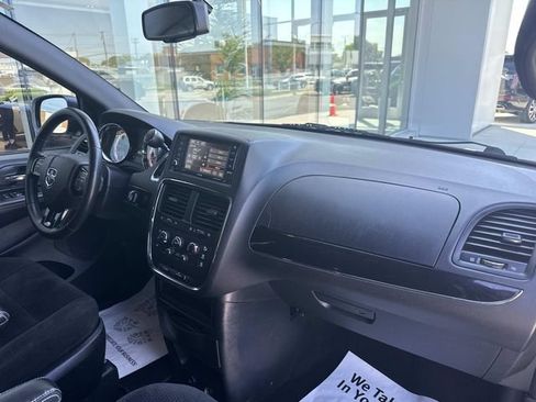 Used 2017 Dodge Grand Caravan SE FWD image 49