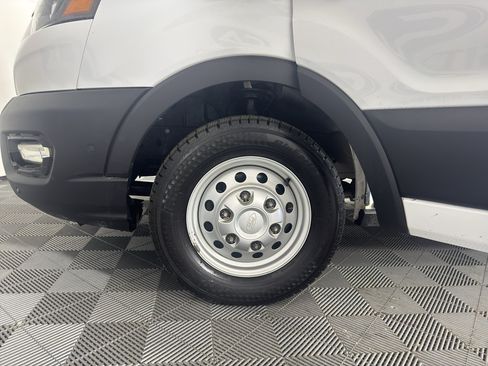 Used 2023 Ford Transit 250 Low Roof AWD image 9