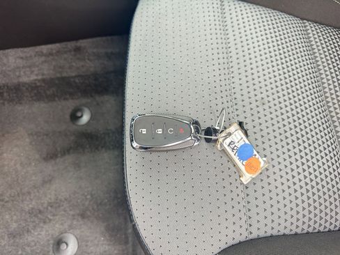 Used 2025 Chevrolet Trax LT image 22