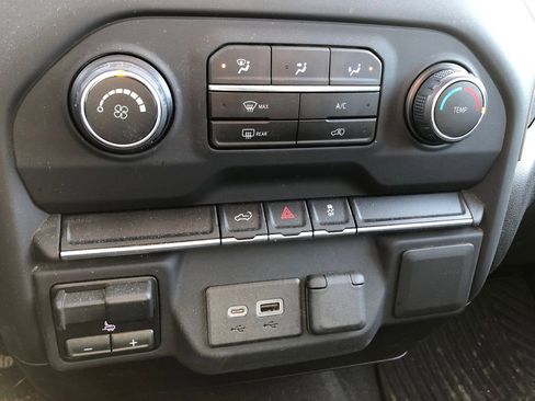 Used 2021 Chevrolet Silverado 2500 Custom w/ Custom Value Package image 19