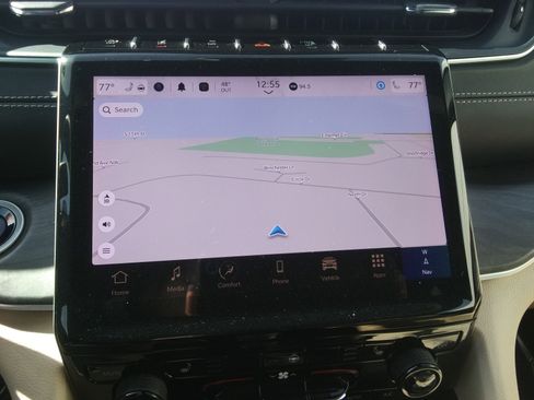 Used 2024 Jeep Grand Cherokee Limited image 30