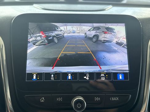 Used 2022 Chevrolet Equinox Premier image 14