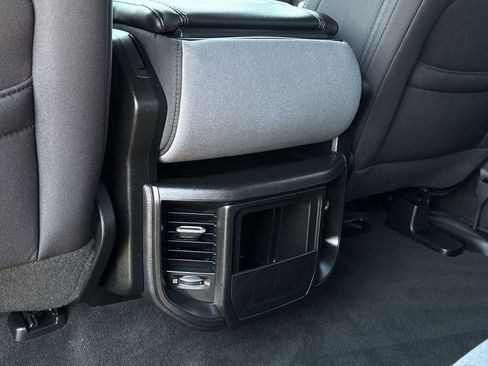 Used 2022 RAM 1500 Big Horn AWD/4WD image 24