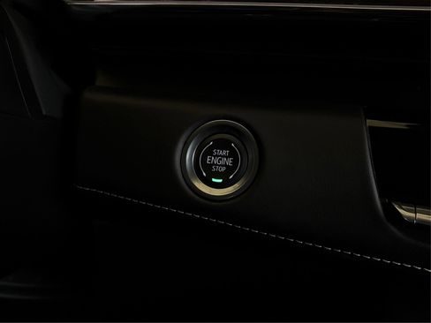 Certified 2024 Cadillac Escalade ESV Premium Luxury Platinum image 28