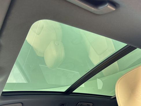 Certified 2025 Porsche Cayenne E-Hybrid image 16