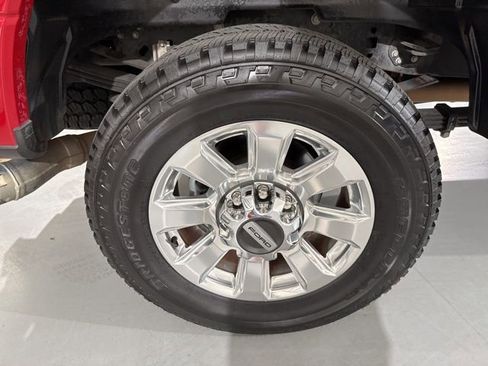 Used 2022 Ford F250 Platinum image 11