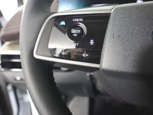 Certified 2025 Nissan Murano Platinum w/ Cargo Package image 17