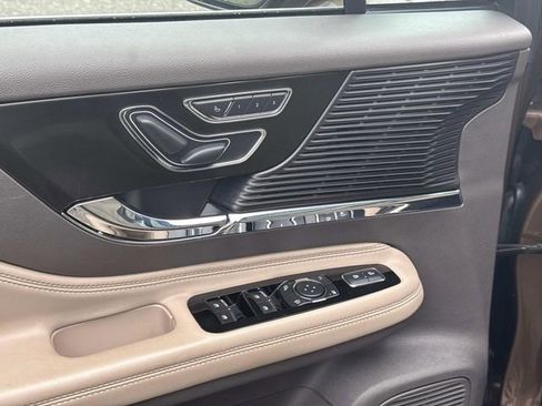 Used 2022 Lincoln Corsair Standard w/ Premium Package image 29