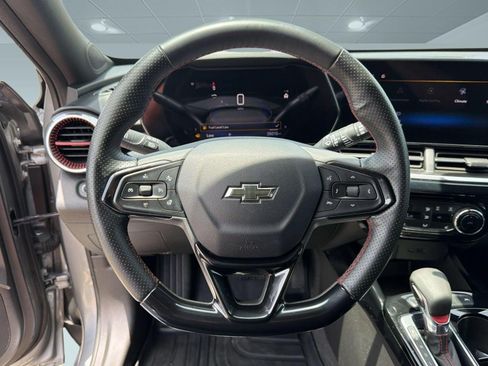 Used 2025 Chevrolet Trax RS w/ Driver Confidence Package FWD image 10