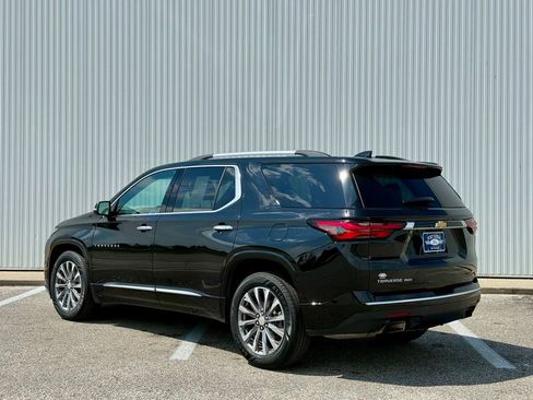 Used 2023 Chevrolet Traverse Premier image 3