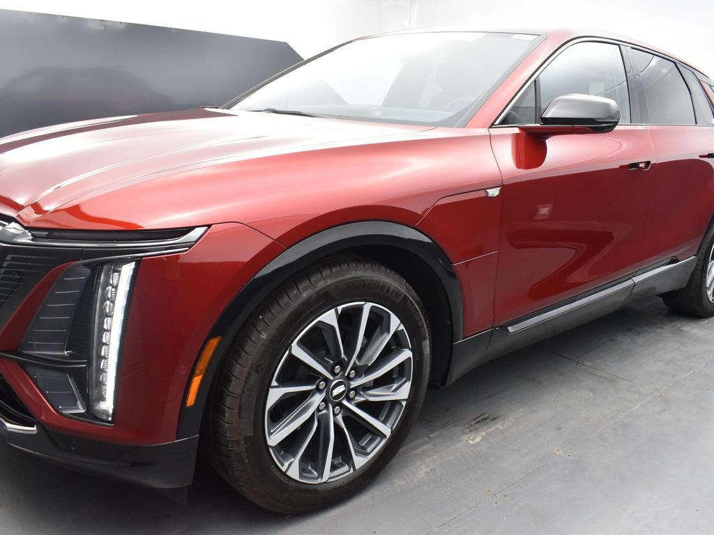 Certified 2024 Cadillac Lyriq Sport AWD/4WD image 34