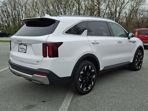 Used 2025 Kia Sorento EX w/ Panoramic Sunroof Package image 6