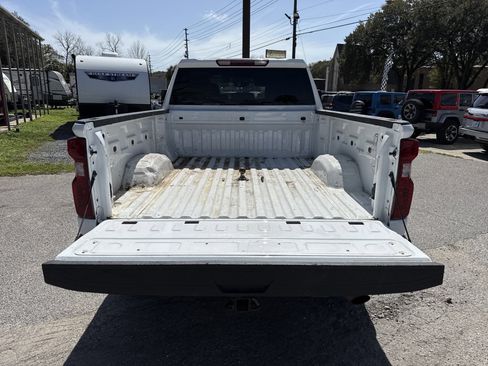 Used 2024 Chevrolet Silverado 2500 Custom w/ Custom Value Package image 23