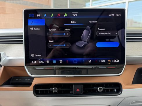 Used 2025 Volkswagen ID. Buzz 1st Edition RWD image 24