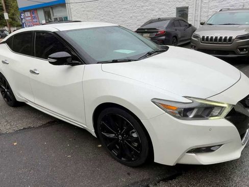 Used 2016 Nissan Maxima SR image 2