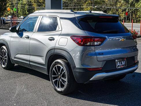 Used 2025 Chevrolet TrailBlazer LT image 4