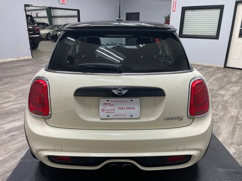 Used 2017 MINI Cooper S w/ Premium Package image 9