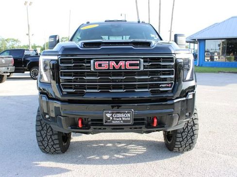 Used 2025 GMC Sierra 2500 AT4 w/ AT4 Premium Plus Package AWD/4WD image 2