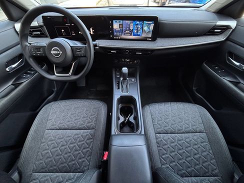 Used 2026 Nissan Kicks SV w/ Cold Weather Package FWD image 32