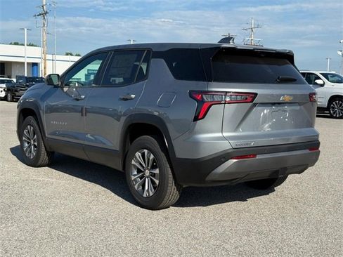 New 2026 Chevrolet Equinox LT w/ Convenience Package II image 3