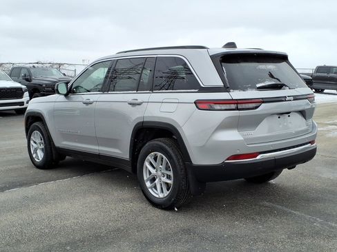 New 2026 Jeep Grand Cherokee Laredo X AWD/4WD image 2