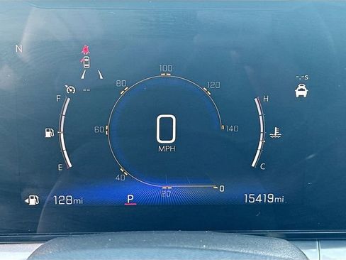 Used 2025 Chevrolet Trax LT w/ Driver Confidence Package image 16