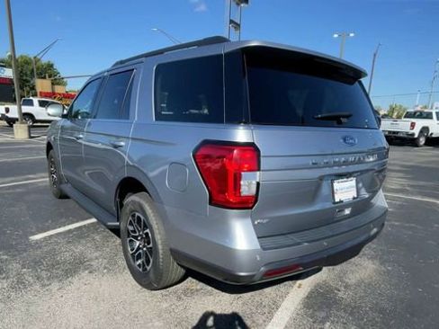Used 2022 Ford Expedition XLT image 8