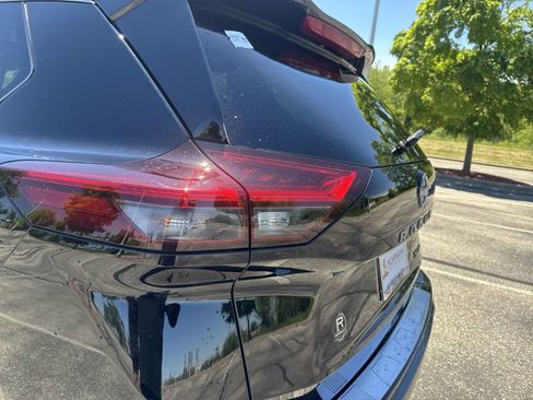 Certified 2025 Nissan Rogue SL w/ SL Premium Package AWD/4WD image 30