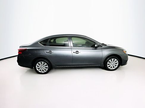 Used 2019 Nissan Sentra S image 10