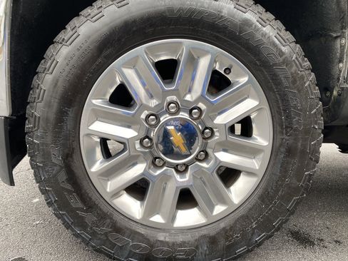 Used 2018 Chevrolet Silverado 3500 LT image 39