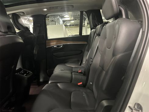 Certified 2024 Volvo XC90 B6 Plus w/ Protection Package Premier image 24