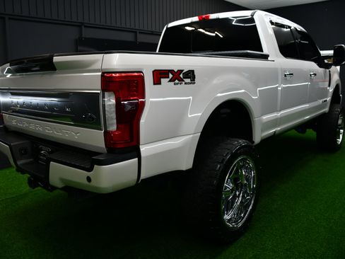 Used 2017 Ford F250 Platinum w/ Platinum Ultimate Package image 6