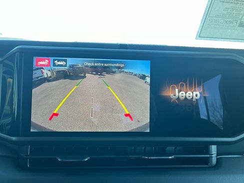 New 2026 Jeep Wrangler Unlimited Sahara AWD/4WD image 9