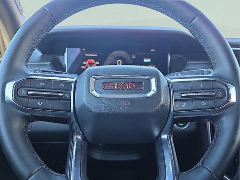 Used 2025 GMC Acadia Elevation image 24