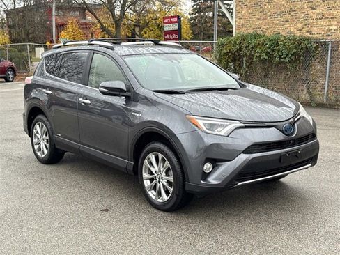 Used 2016 Toyota RAV4 Limited image 3
