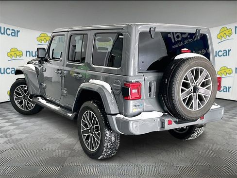 Used 2022 Jeep Wrangler Unlimited Sahara image 4