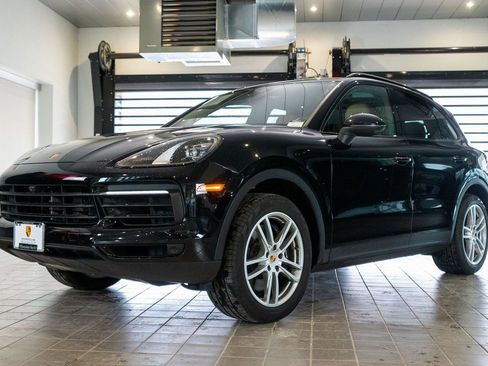 Certified 2023 Porsche Cayenne AWD/4WD image 1