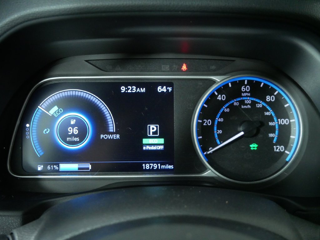 Used 2025 Nissan Leaf S FWD image 27