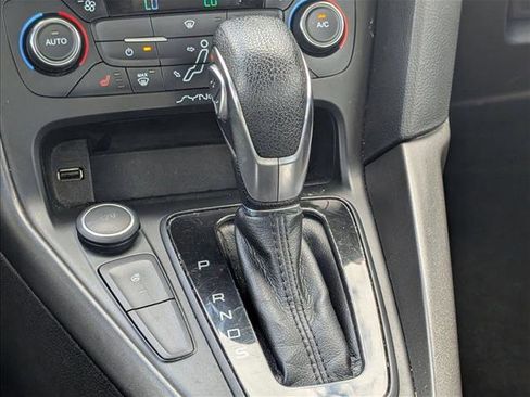 Used 2017 Ford Focus SEL w/ Cold Weather Package FWD image 18