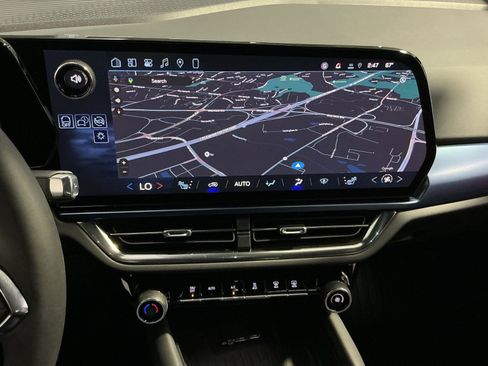 New 2026 Chevrolet Equinox EV LT image 28