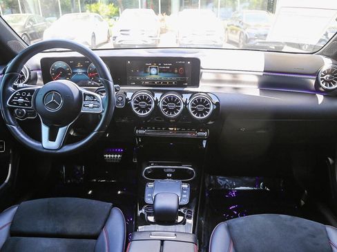 Used 2022 Mercedes-Benz A 220 4MATIC image 10